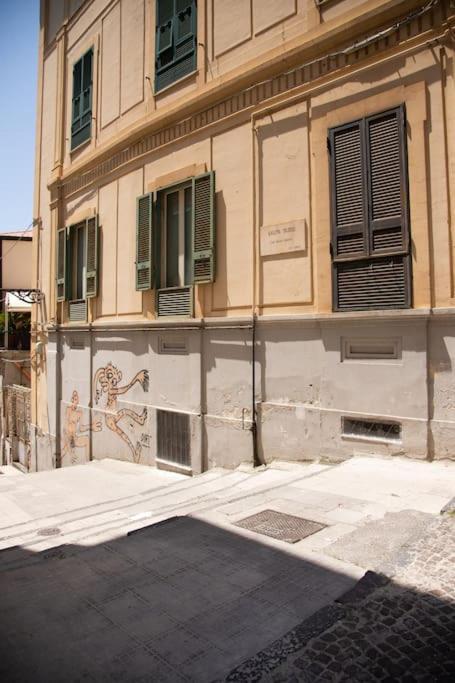 Intero Alloggio Salita Tasso Napoli Esterno foto